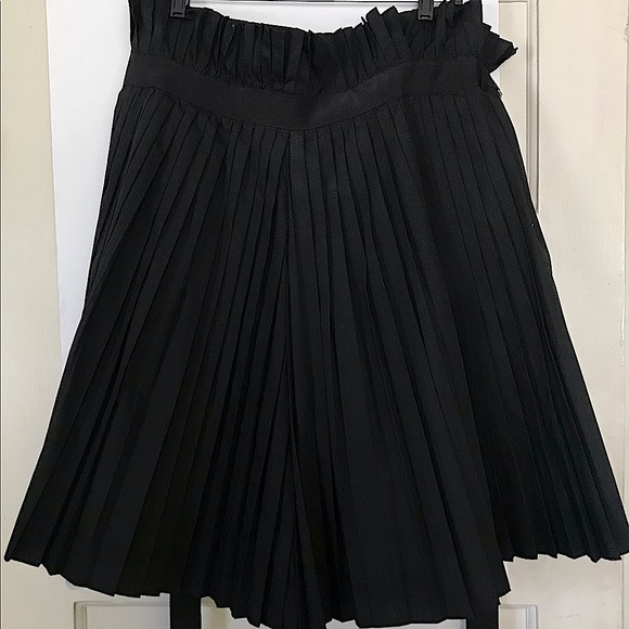 Sacai Poplin Pleated Culottes - Picture 11 of 11